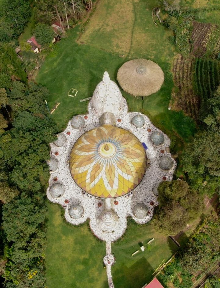 Vista aérea del domo principal de Varsana